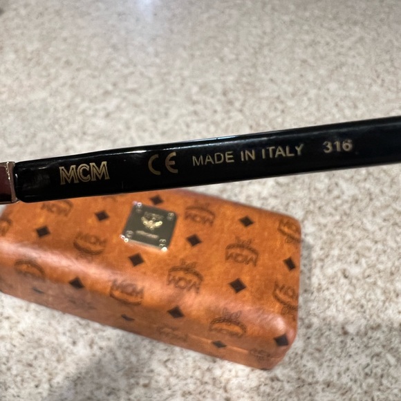 MCM Cat eye Sunglasses - Picture 4 of 4